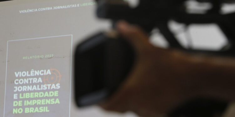 Veículos Independentes de Imprensa Defendem Democracia em Editorial