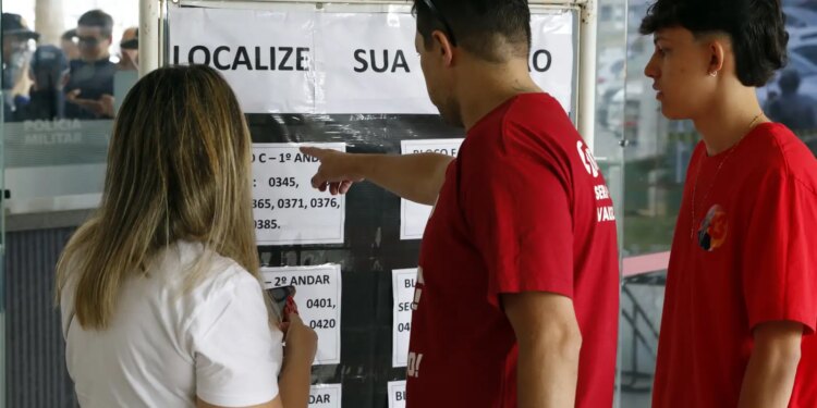 130 mil eleitores de 22 estados votarão em local diferente no 2º turno