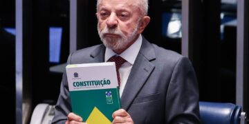 Lula celebra fim da jornada 6×1 e reforça campanha em MG