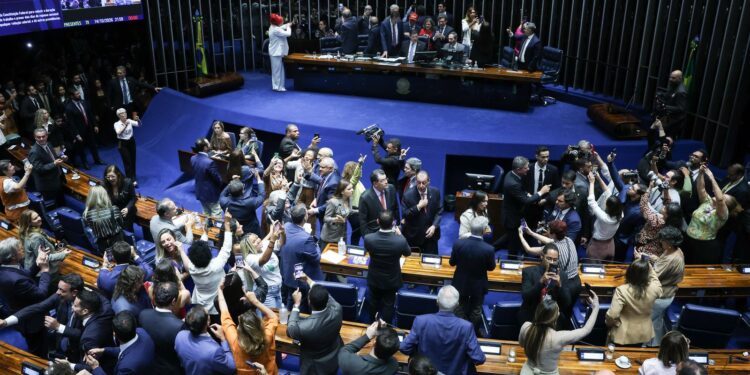Aprovação do fim da 6×1 é vista como vitória de Lula pela imprensa estrangeira