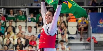 Maria Clara Pacheco é ouro na 3ª etapa do Grand Prix de taekwondo